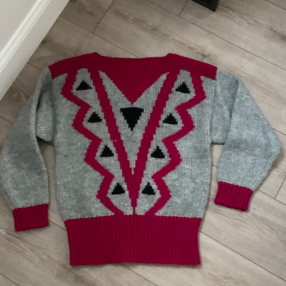 Adolfo vintage 80’s Gray Sweater with Fuchsia & Black Geometric V Design L